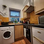 St 6 - 2 Min Walk From Tube Cozy Studio Apartment