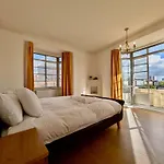 Stunning Apartment On Finchley Road