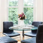 Comfy 2-Bed Flat On Upper St - Next To Tube