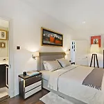 Stylish 2 Bed Apartment In Cadogan Square