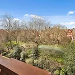 Stylish 2 Bed Apartment In Cadogan Square