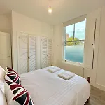 Flat B Stockwell