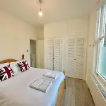 Flat B Stockwell