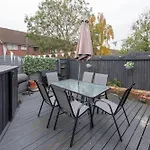 Peckham Large 2 Bath Home With Parking & Garden