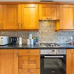 Prime Battersea & Clapham Modern Apartment Free Parking