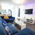 The Heart Of Brick Lane, Sleeps 7!