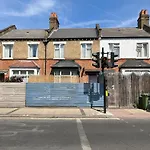 Claremont House 4Br - London