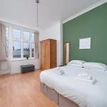 The Tooting Bec Hideaway - Prime Location