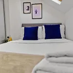 Modern Studio Room By Livestay Short Lets & Serviced Accommodation London