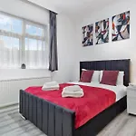 Green Hype - 10 Mins To Stadium - Sleeps 8