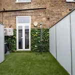 Capital Modern Two Bedroom Apartment In Chelsea Ggr