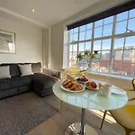 Cozy Apartments In Westminster