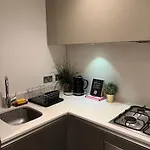 Modern Comfortable 1-Br Flat In Heart Of Stockwell