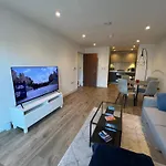 Modern Comfortable 1-Br Flat In Heart Of Stockwell