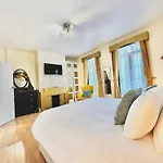Rare Find - Spacious Studio In The Heart Of Soho