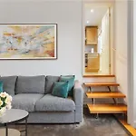 Heavenly Stays, Knightsbridge, Stylish 2-Bd Escape