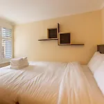 Modern 1 Bed Flat Buckingham Gate