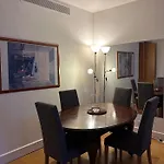 Spacious One-Bedroom Apartment In Canary Wharf