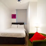 Modern 2 Bedroom Apartment In Woolwich
