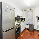 Exclusive 2-Bedroom Flat In Leicester Square