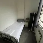 3 Bedroom Apartment In Victoria, Central London
