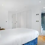 Warmly Relaxed Apart, 5Beds, 5Mins Walk To Tube Station, 10Mins To Westend, Ctral London