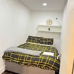 Cosy Entire House Open Kitchen 2 Bedroom For 5