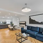 Charming 2 Bedroom 2 Bathroom Flat Near Oxford St