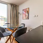 Bright & Spacious Battersea Flat