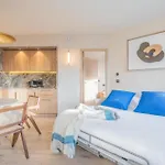 Whitecross Westfield Shopping Centre Apartment