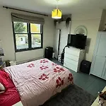 Madika Homes 4 Bed House Contractor Corporate Stay
