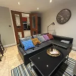 Clifton - Luxury 1 Bed Flat - 1 Min Walk To Tube