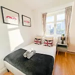 3 Bedroom Flat With Free Secured Parking In Borough Near The Shard, Bermondsey