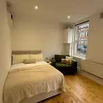 Studio-Sleeps3-98Ws-Petfriendly