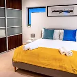 Modern Flat In Central Farringdon For Work Or Leisure