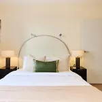 The South Hampstead Hideaway - Stylish 6Bdr Home