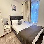 2 Bedroom Flat Ground Floor