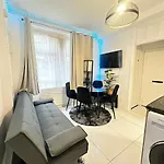2 Bedroom Flat Ground Floor