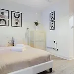 Heart Of The City With Balcony - Thames - St Paul\'S - Cityapartmentstay