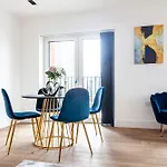 Stylish Central 2Bdr Flat, Comm Garden I Smarthost