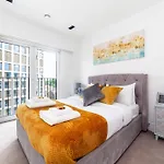 Stylish Central 2Bdr Flat, Comm Garden I Smarthost