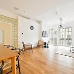 Stunning 3 Bed Central London Apartment