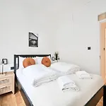 Stunning 3 Bed Central London Apartment