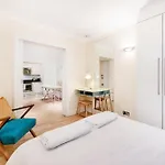 Central Apartment-Sleeps 4-98 Walking Score