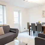 Beautiful 2 Large Bedroom House In London Zone 2