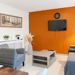 Beautiful 2 Large Bedroom House In London Zone 2