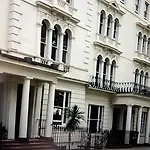 Hyde Park Studio Has Private Balcony With Tranquil Garden View
