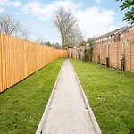 New 6Bed London House