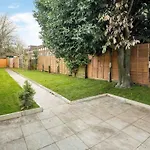 New 6Bed London House