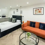 New 6Bed London House